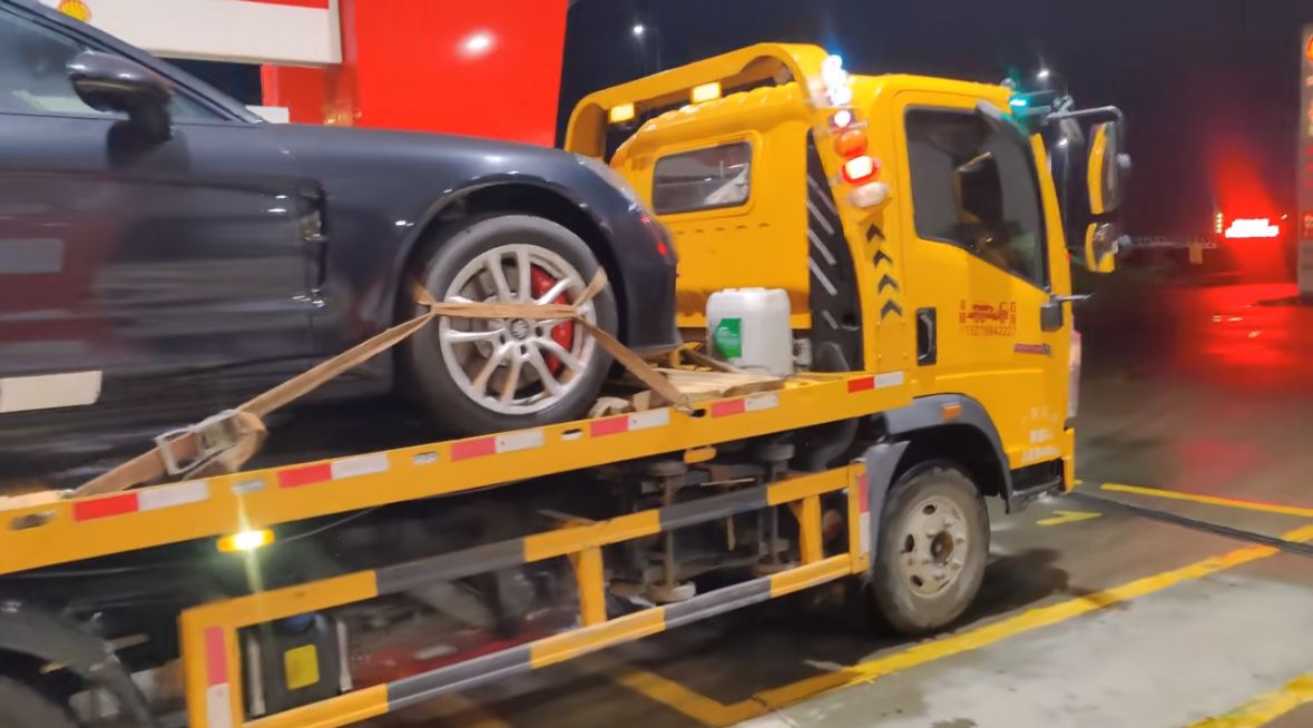 南京行车途中遇到突发状况该如何呼叫道路救援？